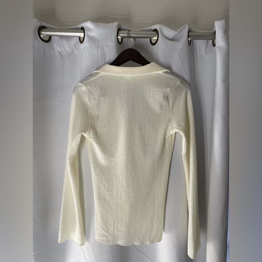 Button Up Top - Picture 4 of 6